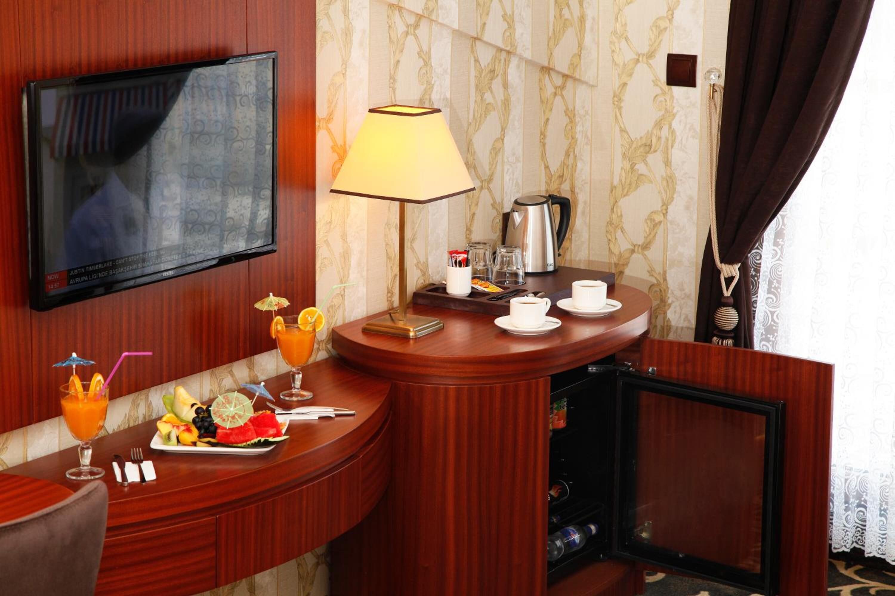 1 bedroom, premium bedding, minibar, in-room safe