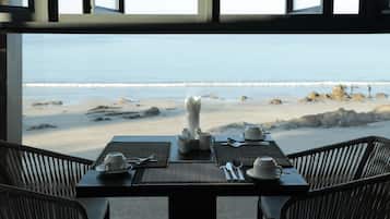 Petit déjeuner, déjeuner et dßner servis sur place