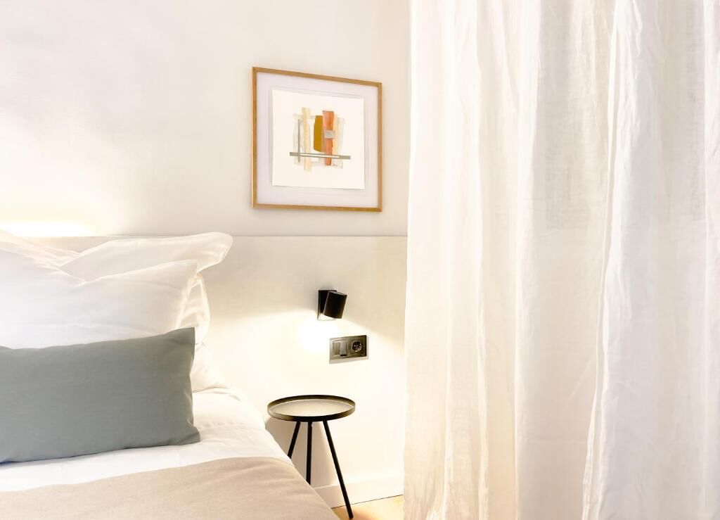 Habitación clásica con 1 cama matrimonial o 2 individuales | Wifi gratis y ropa de cama 