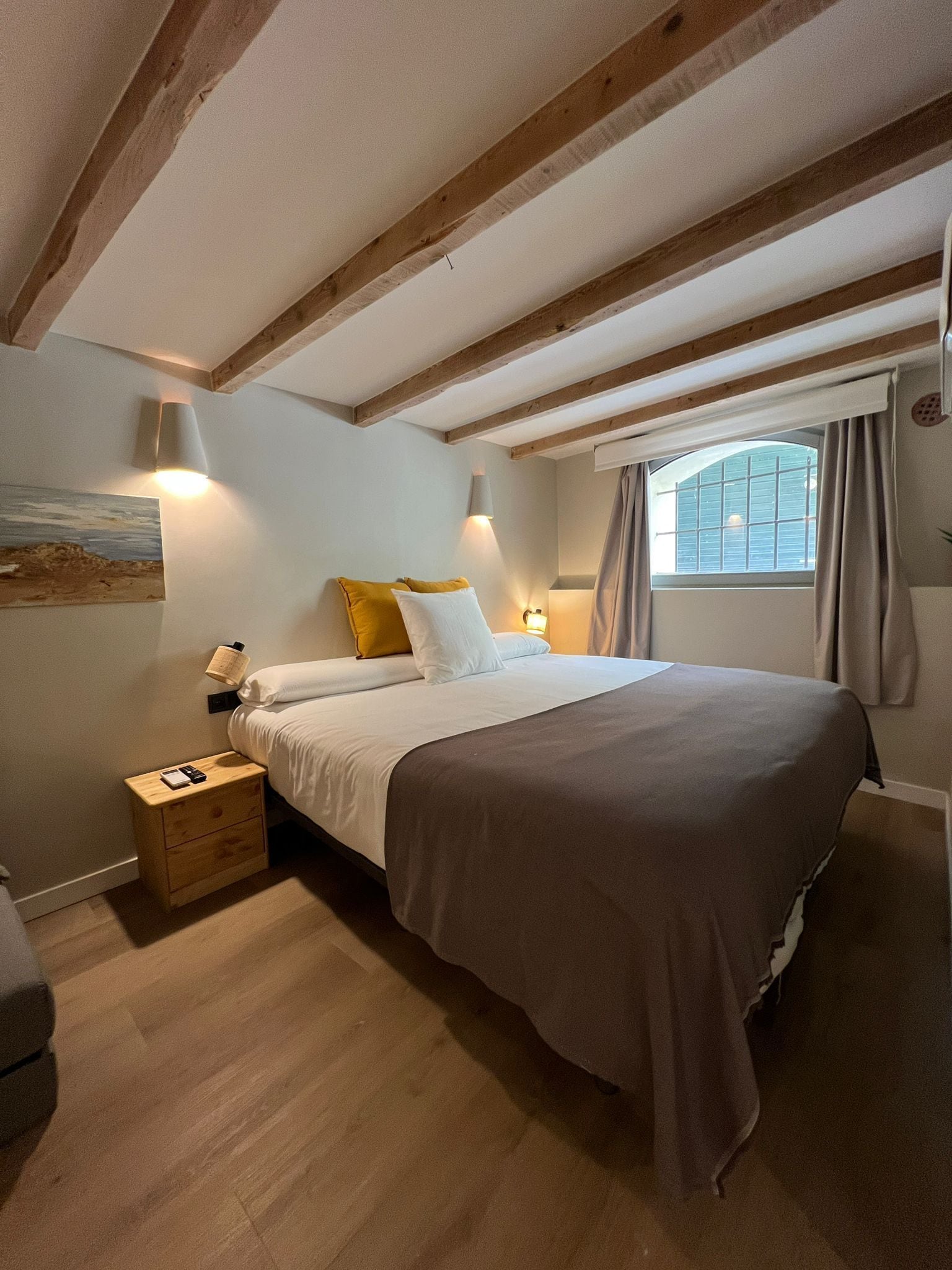 Basic Loft | Free WiFi, bed sheets