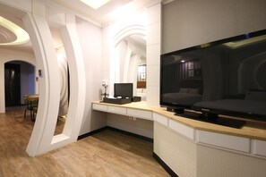 Kamar Twin Deluks | Tirai kedap cahaya, Wi-Fi gratis, dan seprai linen