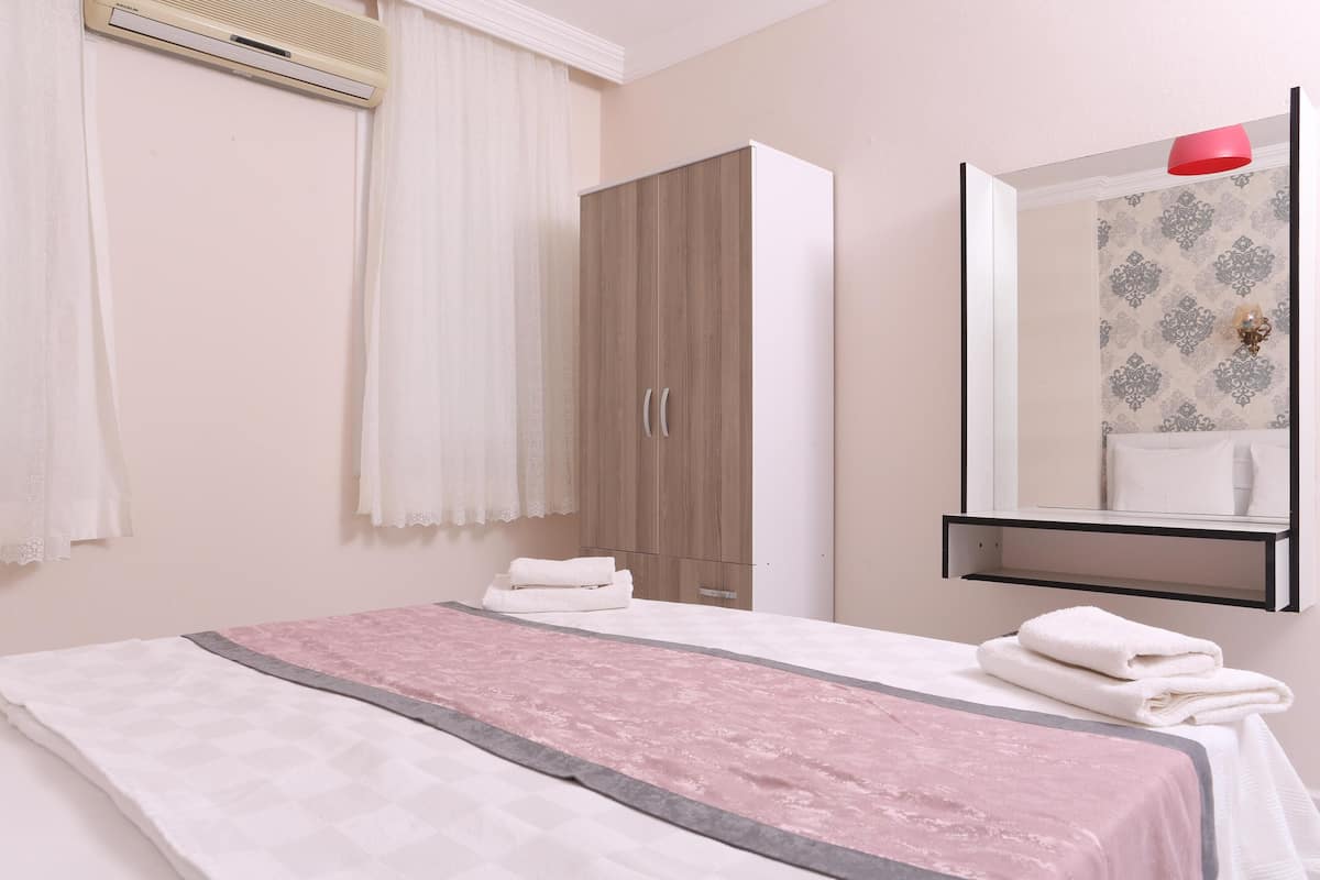 Standard Apartment, 2 Bedrooms | 2 bedrooms, premium bedding, minibar, desk