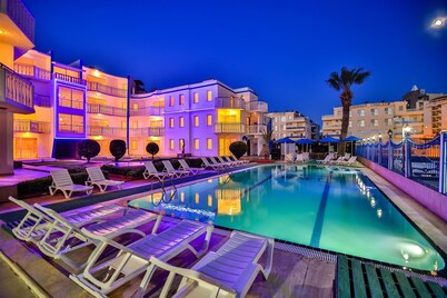 Sunset Village Apart Hotel