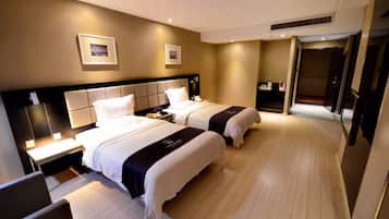 Deluxe Twin Room | Minibar, desk, iron/ironing board, free WiFi