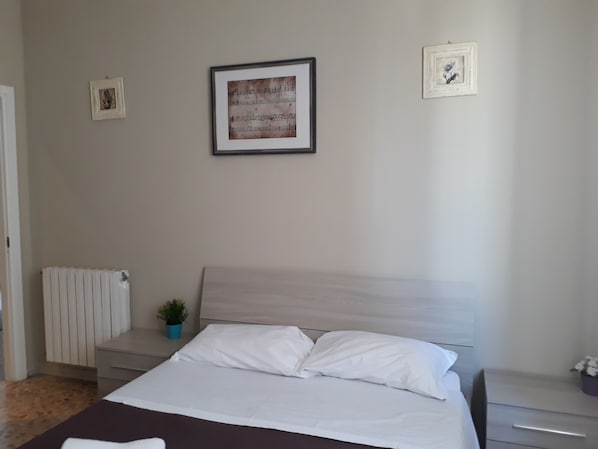 Triple Room, Shared Bathroom | Individually decorated, individually furnished, desk, cribs/infant beds