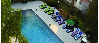 Club Hotel