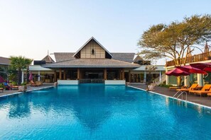 Outdoor pool, pool umbrellas