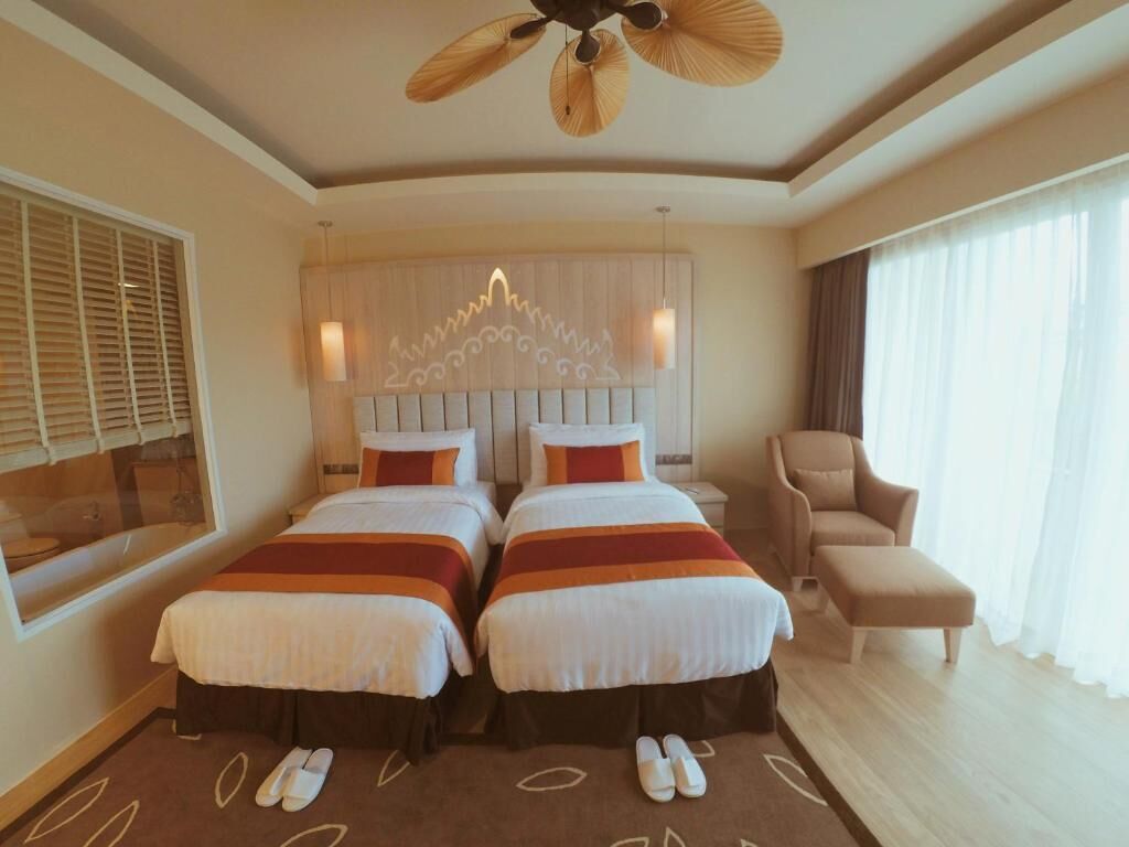 minibar, in-room safe, desk, blackout curtains