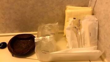 XXX Semi-double Room A, Smoking | Bathroom amenities | Combined shower/tub, free toiletries, slippers, electronic bidet