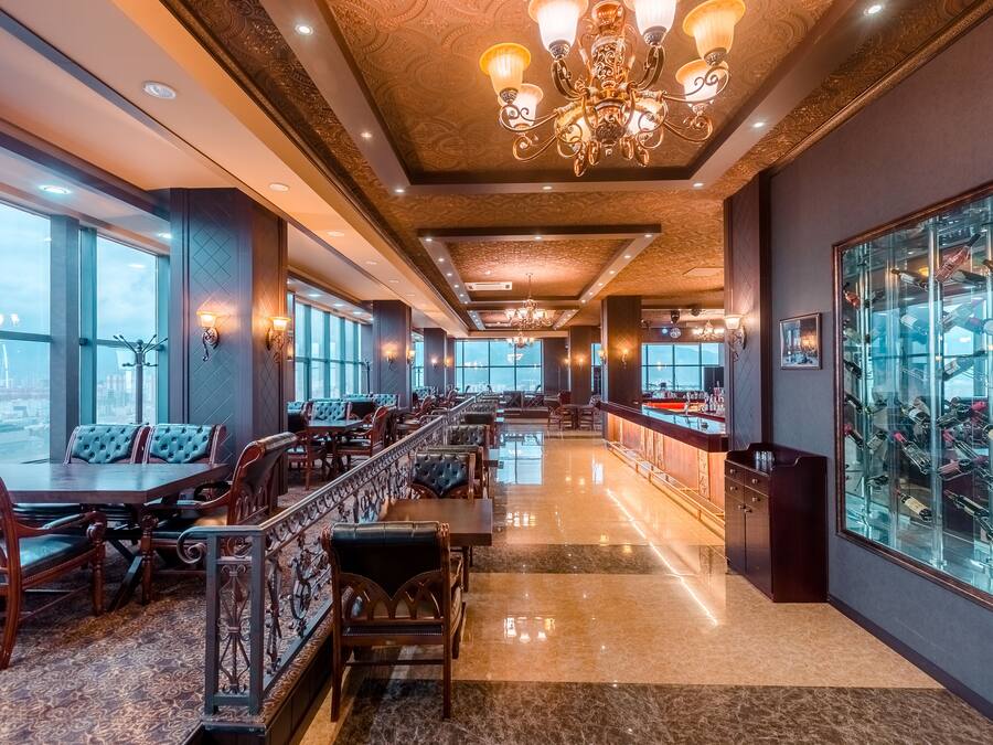 3 restaurantes; se sirven desayunos