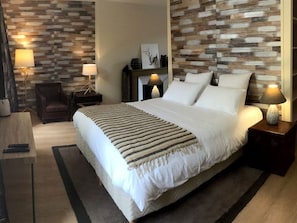 Comfort Double Room, Private Bathroom (Bois) - L'escale de Broglie (Broglie)