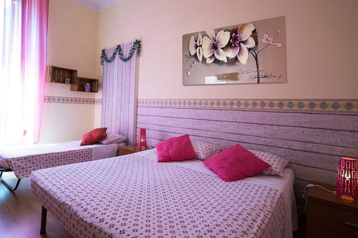 Triple Room, Shared Bathroom