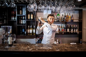 Bar (on property) - Alisa Premier Cruise (Ha Long)