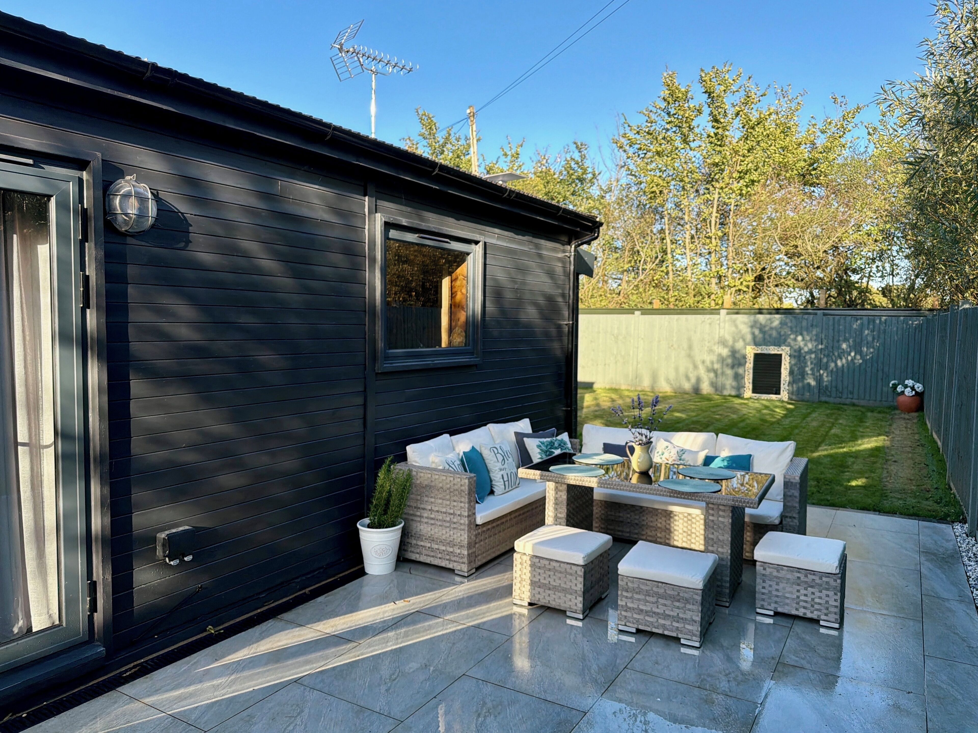 Deluxe studio, 1 slaapkamer, uitzicht op tuin, op benedenverdieping (Garden Lodge) | Individueel gedecoreerd, individueel gemeubileerd, een bureau