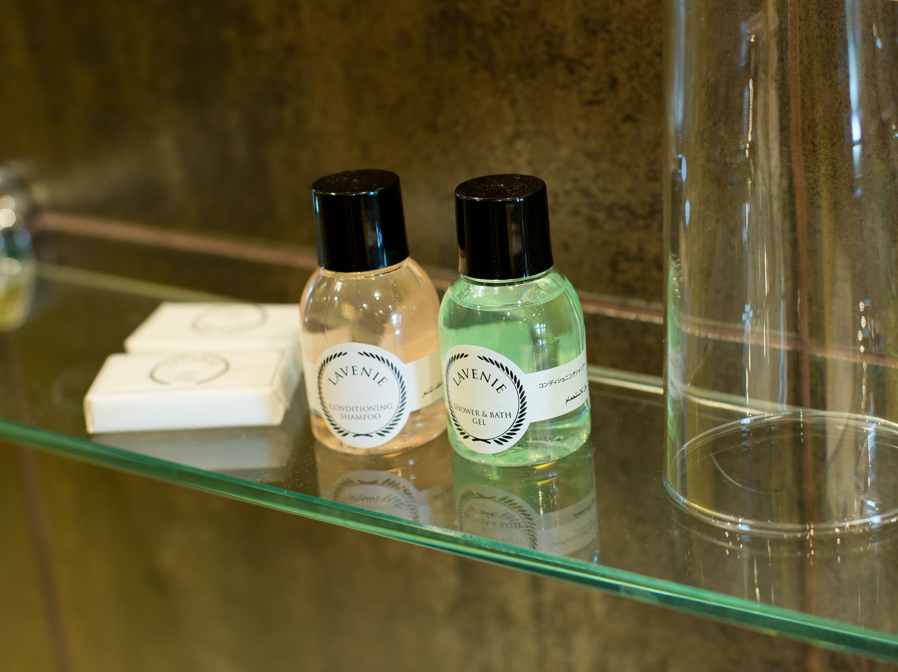 free toiletries, hair dryer