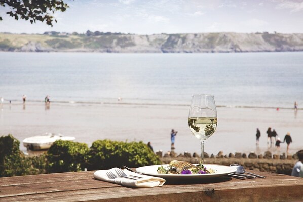 Food and drink - Oxwich Bay Hotel (Swansea)