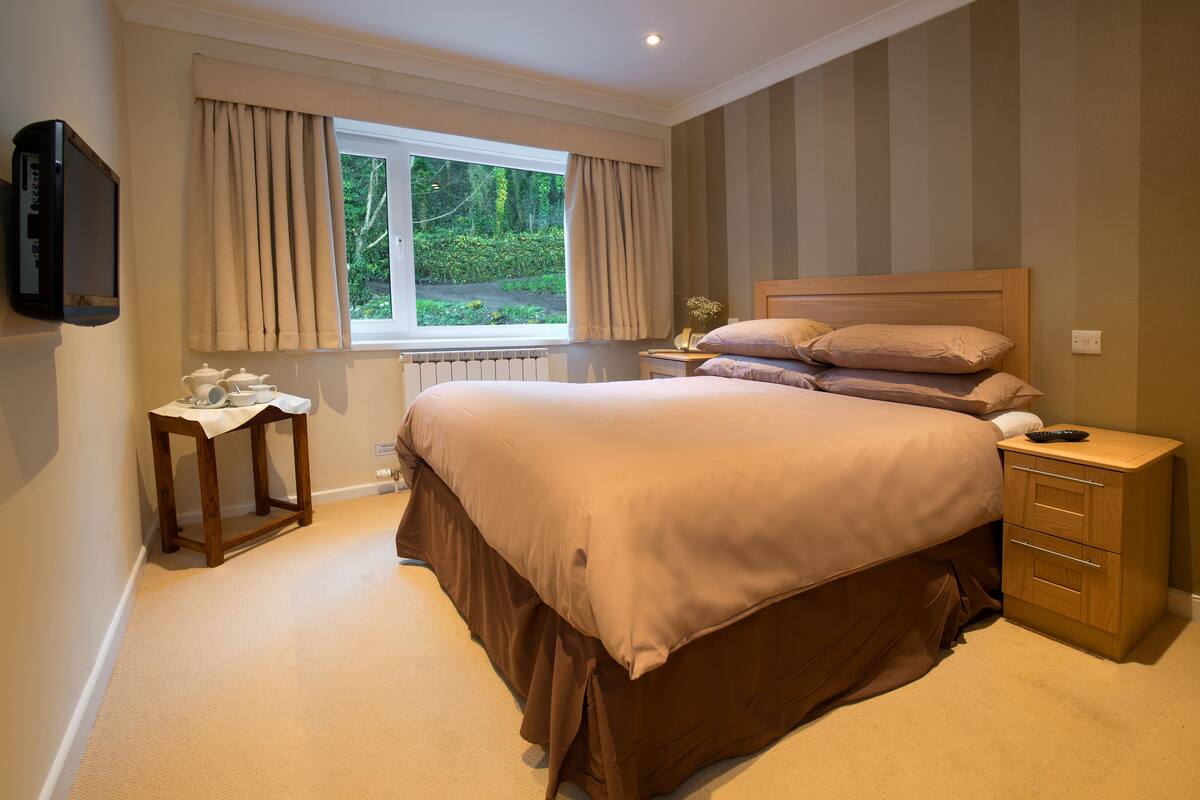 individually decorated, individually furnished, free wifi