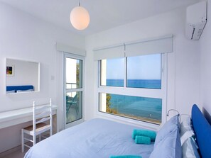 Deluxe-Apartment, 2 Schlafzimmer, Strandnähe | 2 Schlafzimmer, hochwertige Bettwaren, individuell dekoriert