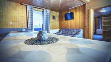 Apartment, 5Â Schlafzimmer, Balkon (10-12/1) | Wohnbereich