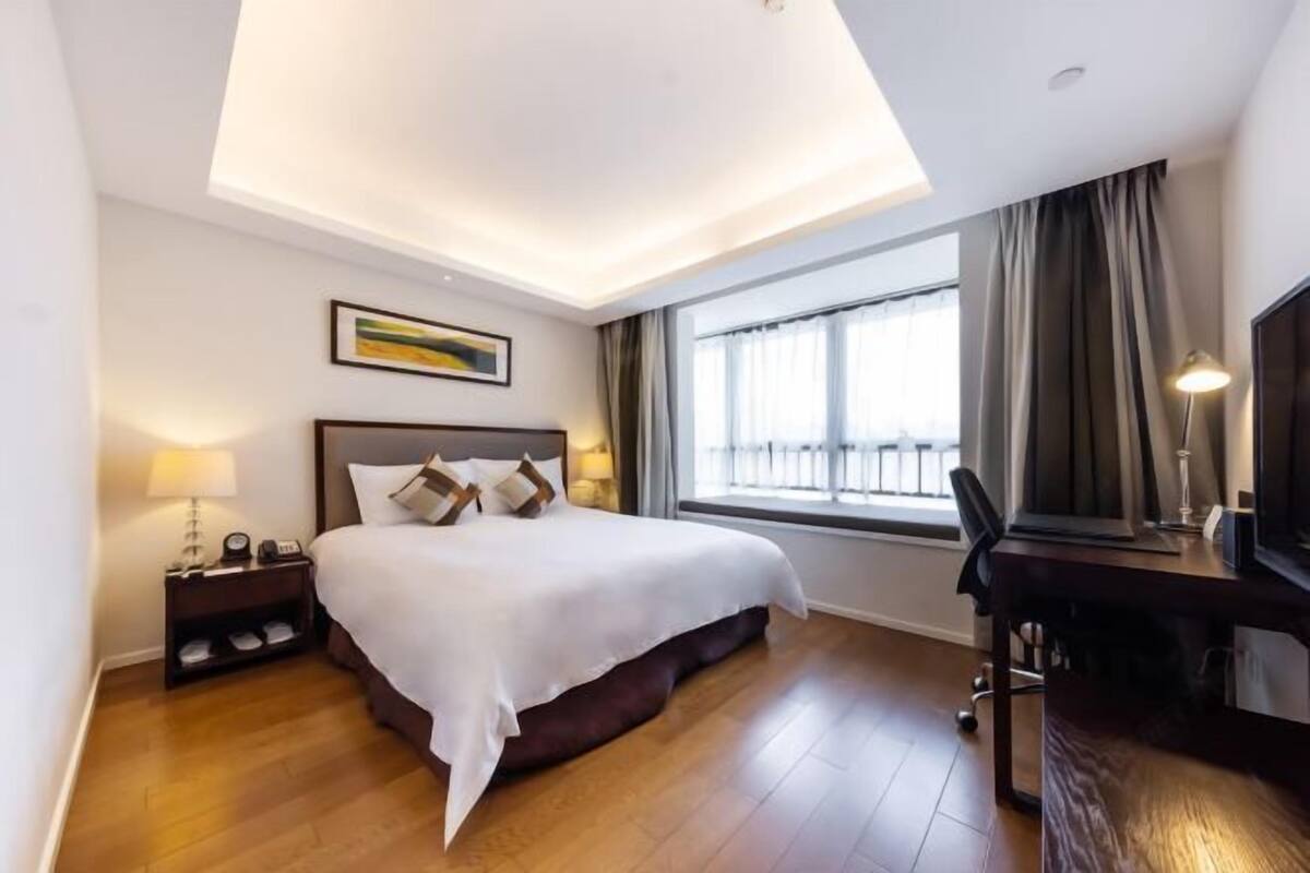 In-room safe, desk, blackout drapes, iron/ironing board (on request)