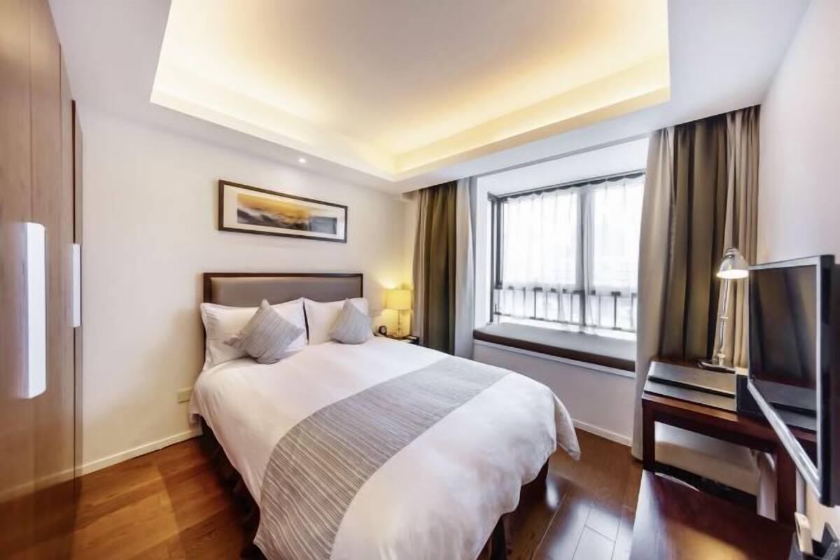 In-room safe, desk, blackout drapes, iron/ironing board (on request)
