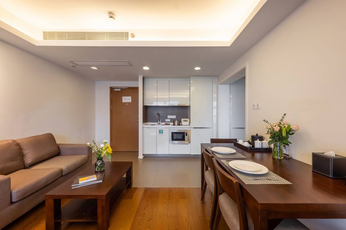Family Suite | Private kitchen | Coffee/tea maker, fridge, microwave, stovetop