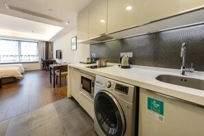 1 bedroom, in-room safe, desk, blackout curtains