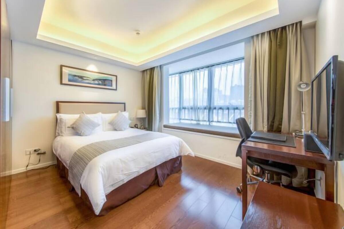 In-room safe, desk, blackout drapes, iron/ironing board (on request)