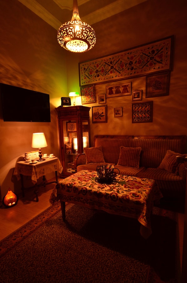 Lobby sitting area - Subrosa Hotel Istanbul (Istanbul)