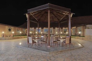 Outdoor dining - Marsa Diba Hotel (Duba)