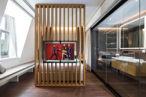 Executive Suite | Living area | 42-inch LCD TV with cable channels, TV - Dominic Smart & Luxury Suites Parliament (Belgrade)
