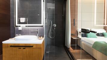Douche, douche cascade, articles de toilette (gratuits)