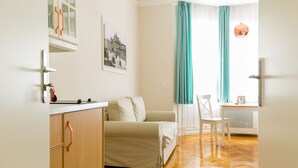 Premier Studio, 1 Queen Bed | Living area | Flat-screen TV - Otto Studios (Budapest)