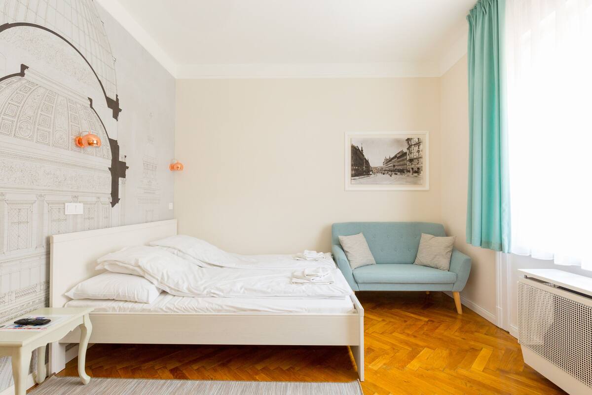 Premier Studio, 1 Queen Bed | Living area | Flat-screen TV