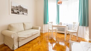 Premier Studio, 1 Queen Bed | Living area | Flat-screen TV - Otto Studios (Budapest)