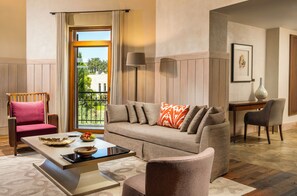 Tower Suite | Living area | LCD TV, pay movies - Hotel Caeli (Eceabat)