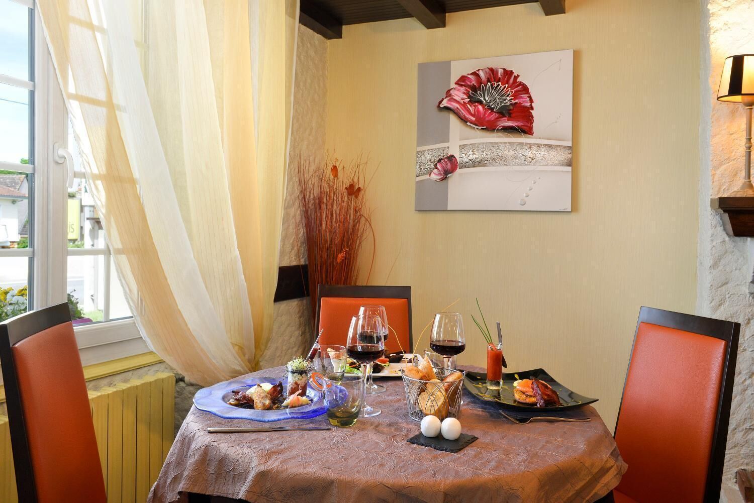 lunch and dinner served, regional cuisine