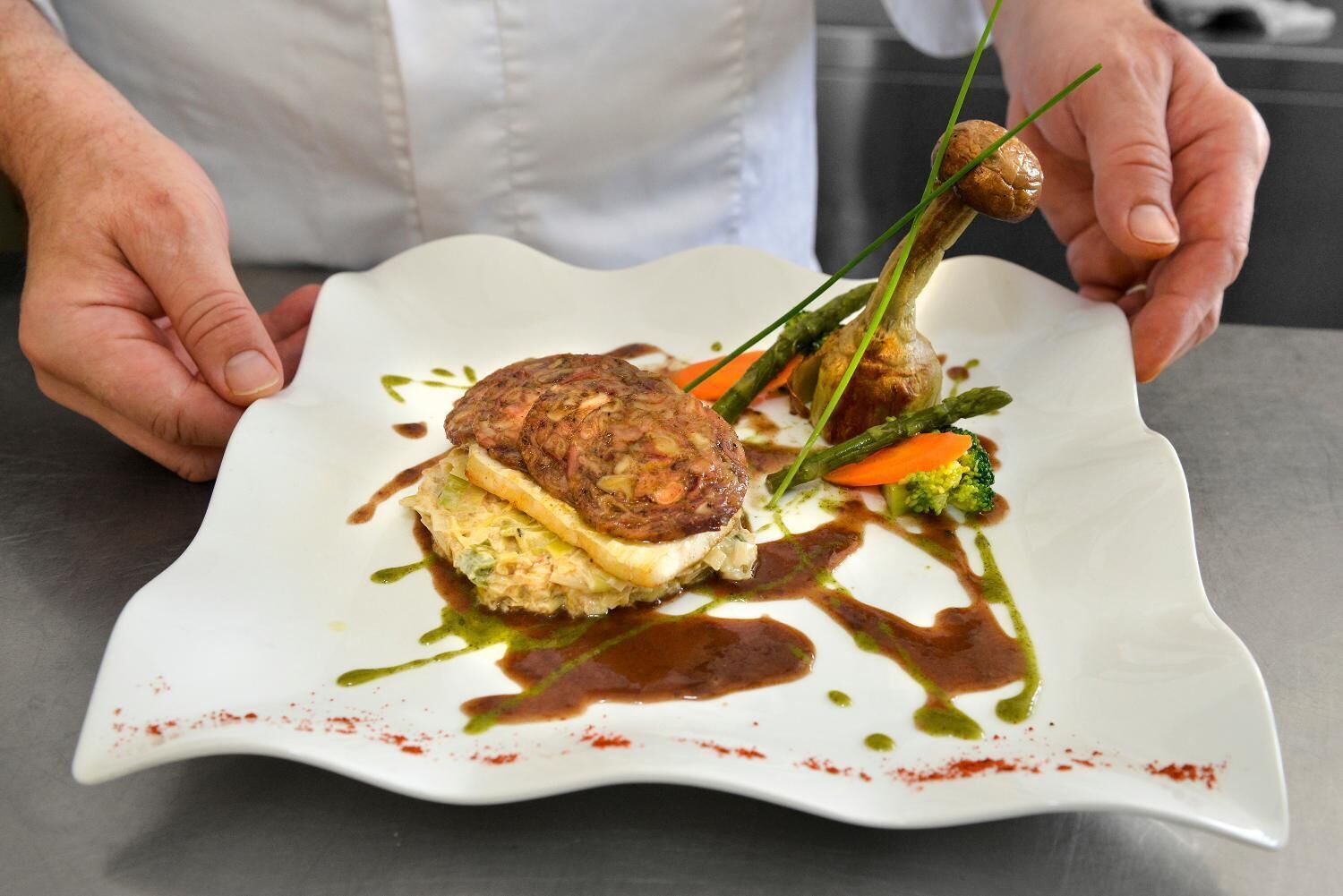 lunch and dinner served, regional cuisine