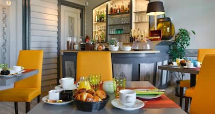 Logis Hôtel du Dauphin