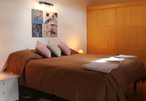 Triple Room | Soundproofing, free cots/infant beds, rollaway beds, free WiFi - B&B La Borella Casa Conti (Vallouise-Pelvoux)
