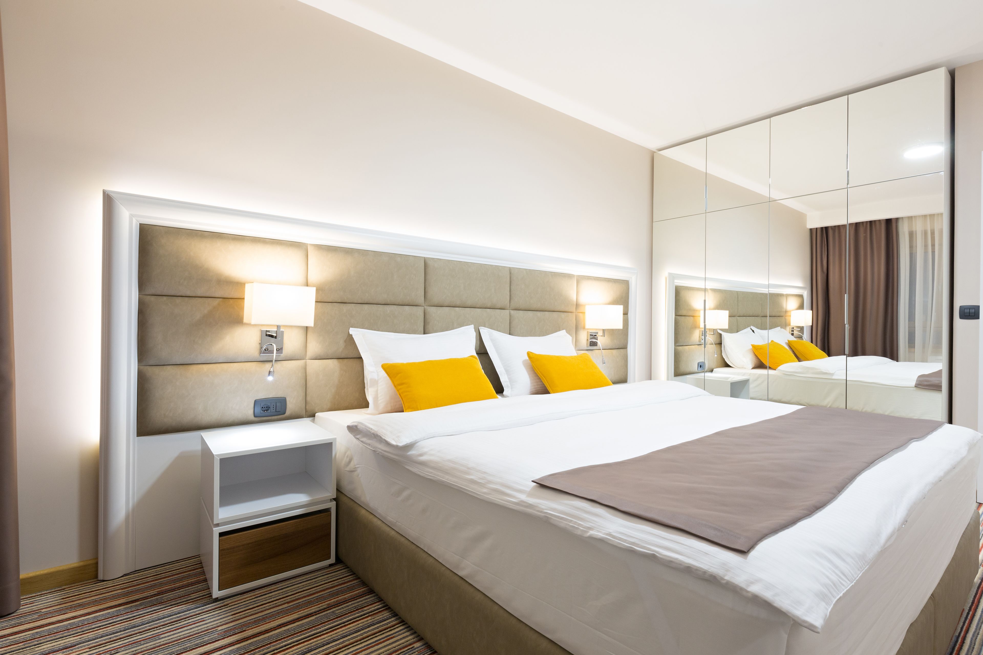 Suite Deluxe, 1 cama King size y sofá cama, para no fumadores, balcón | Ropa de cama de alta calidad, camas con efecto memoria y minibar 