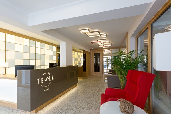 Reception - Hotel Tesla - Smart Stay (Belgrade)