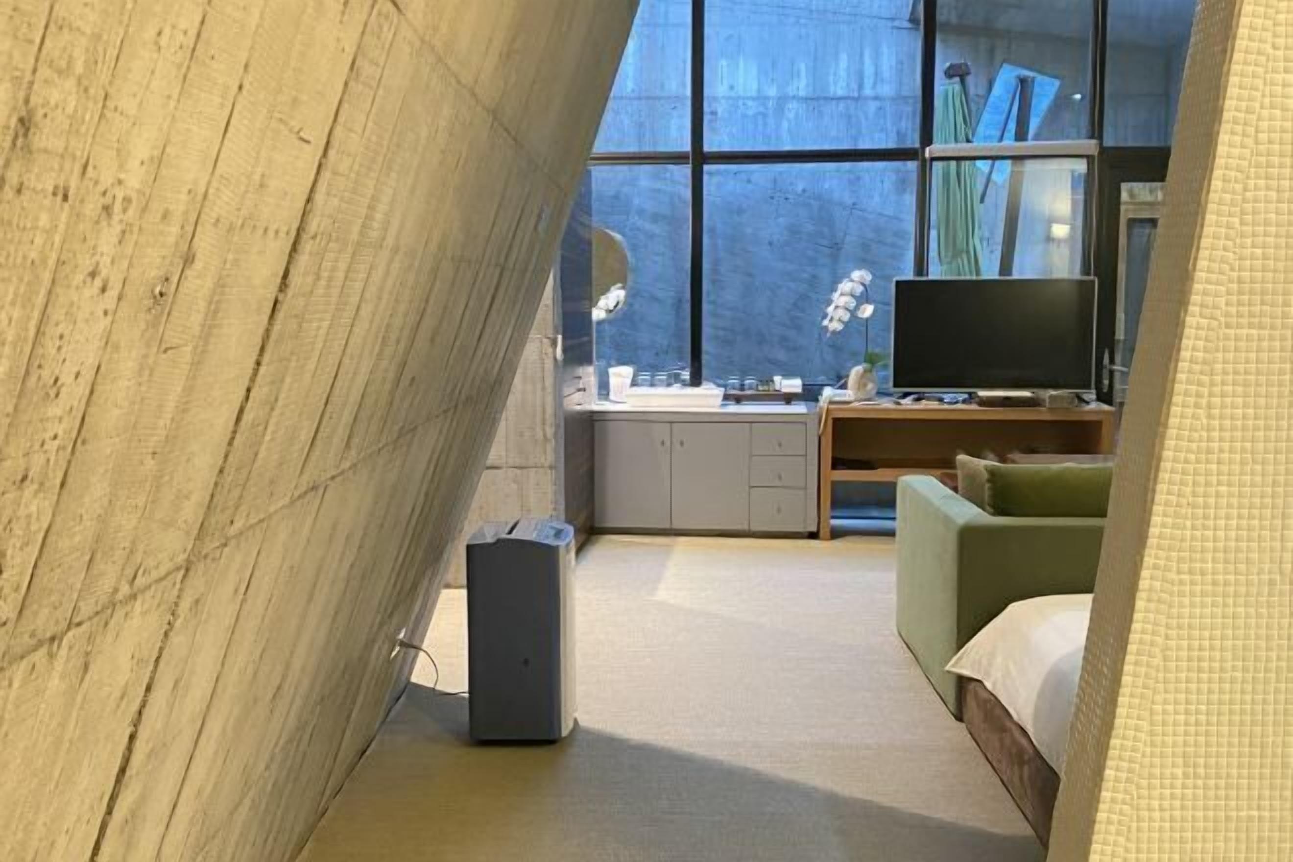 Down comforters, minibar, individually decorated, soundproofing