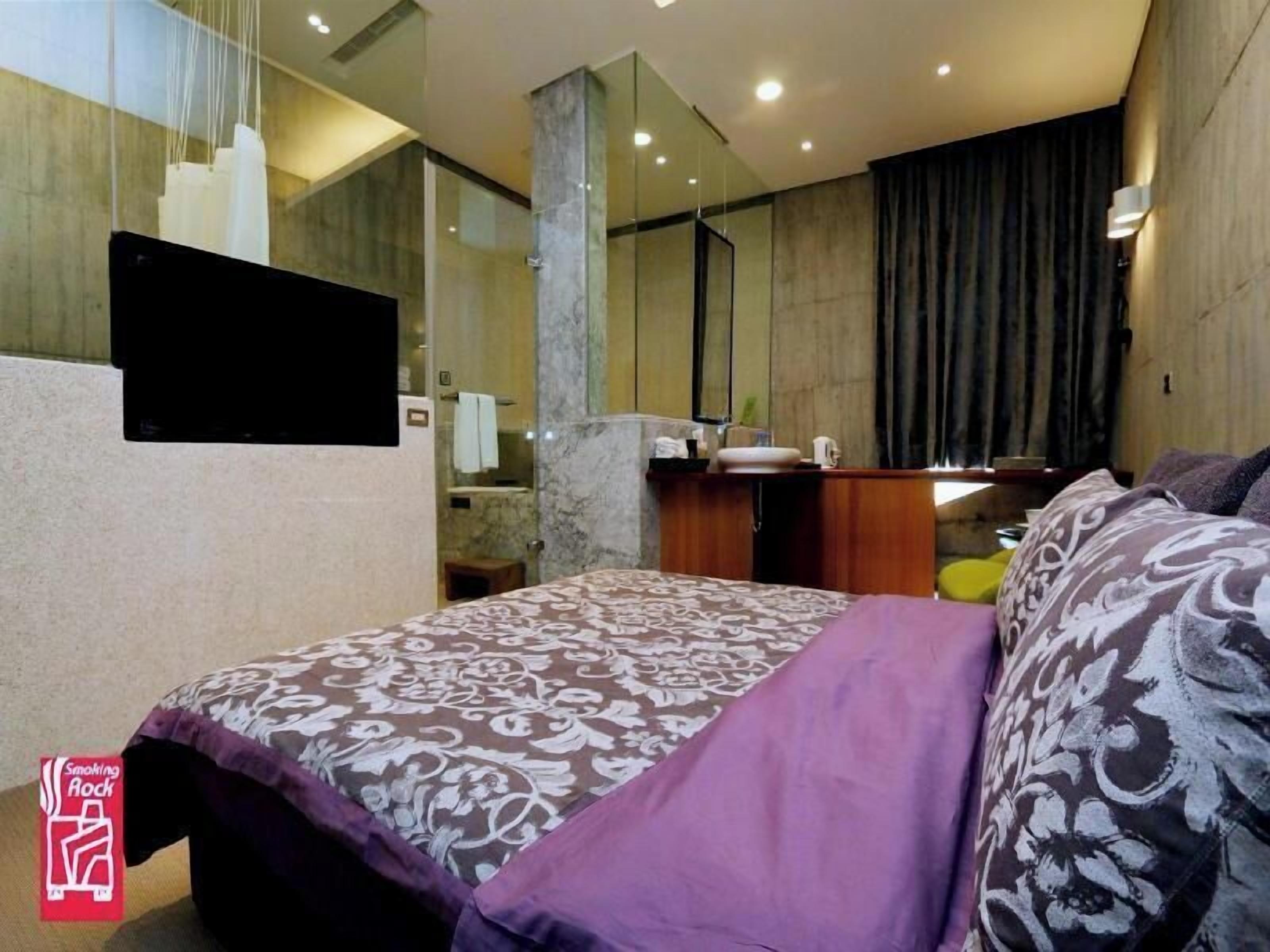 Down comforters, minibar, individually decorated, soundproofing