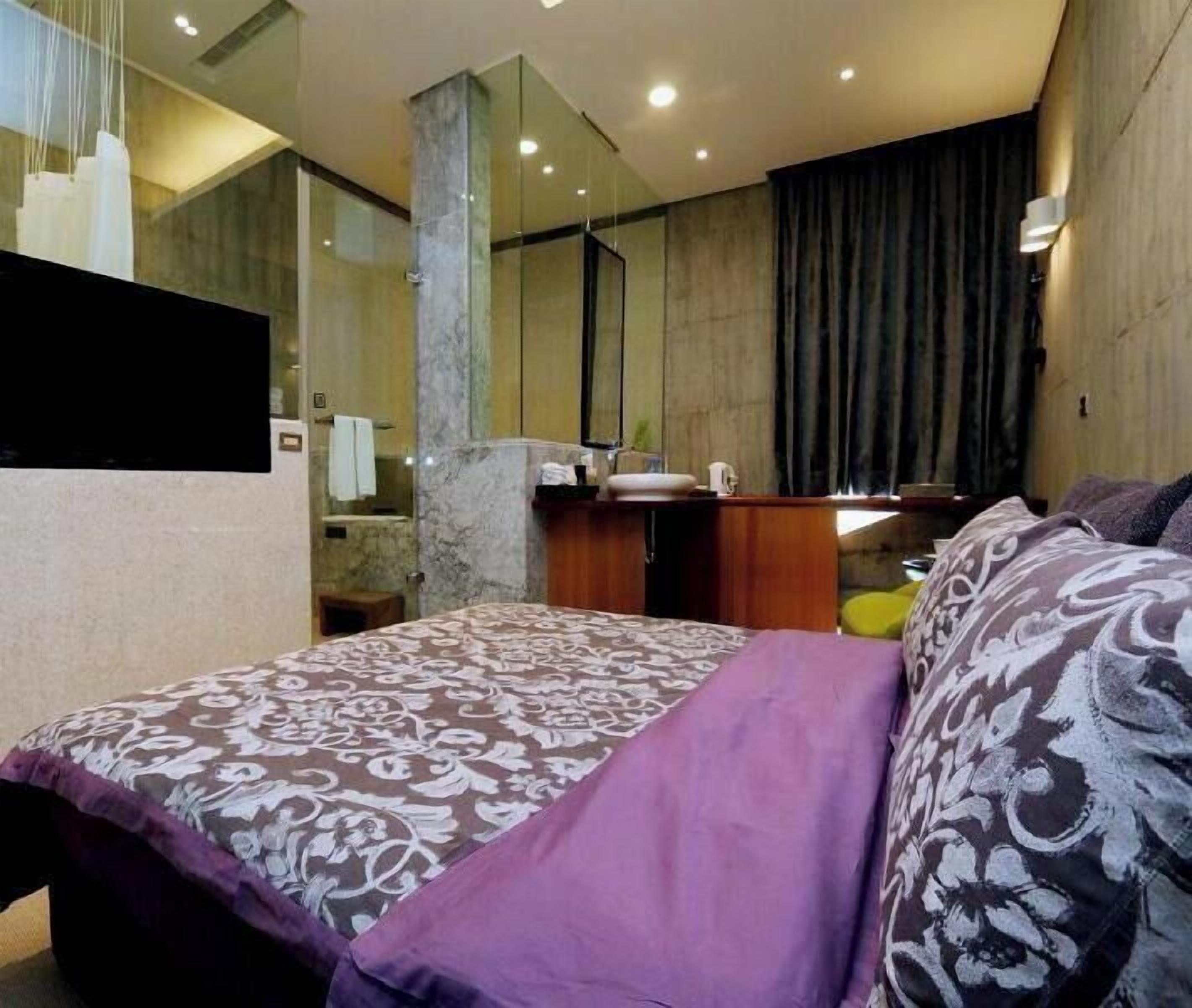 Down duvets, minibar, individually decorated, soundproofing