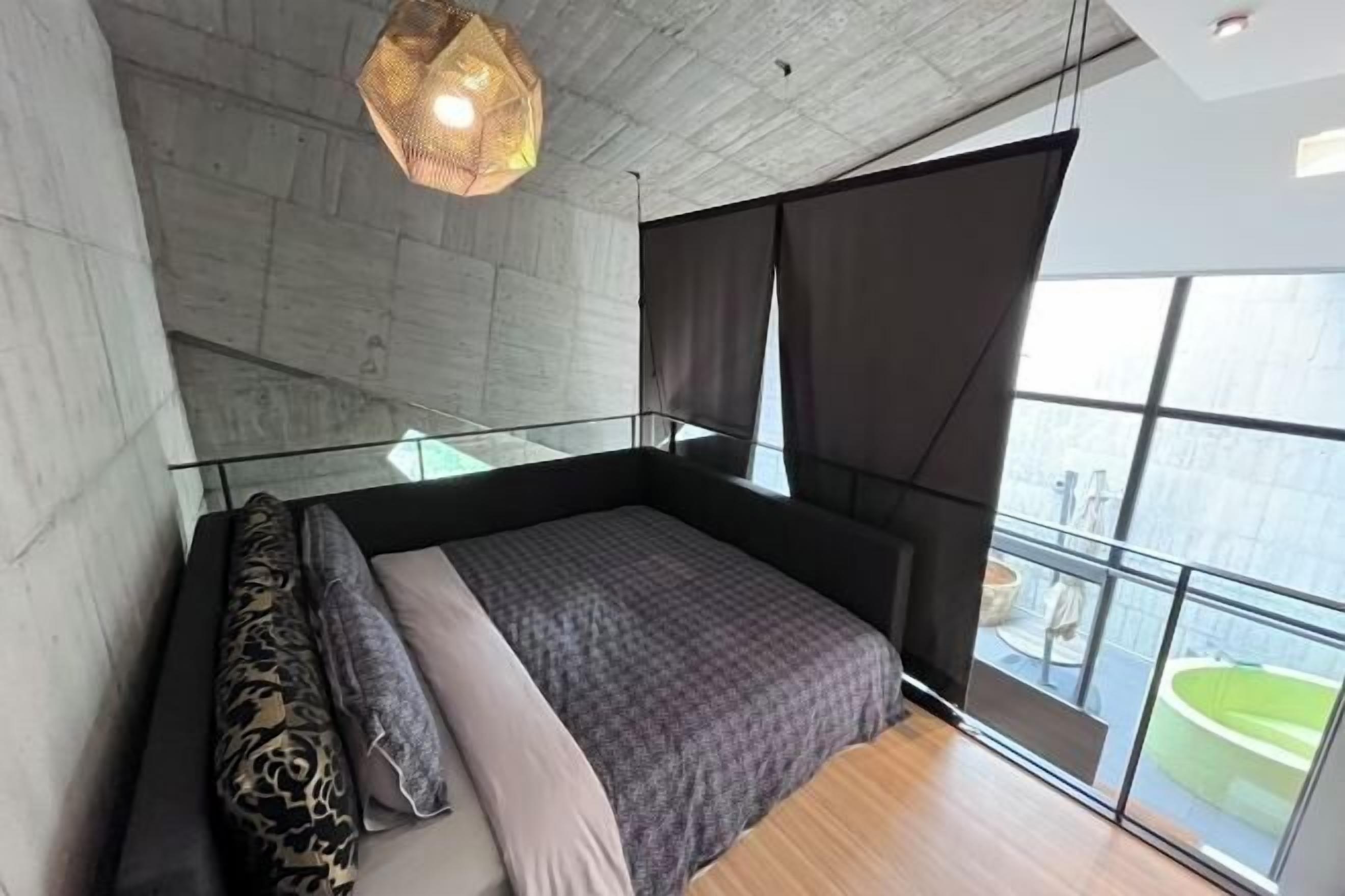 Down comforters, minibar, individually decorated, soundproofing