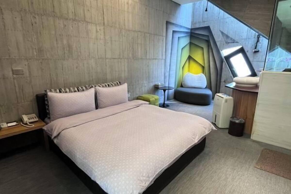 1 habitación, cubrecamas, minibar y decoración personalizada