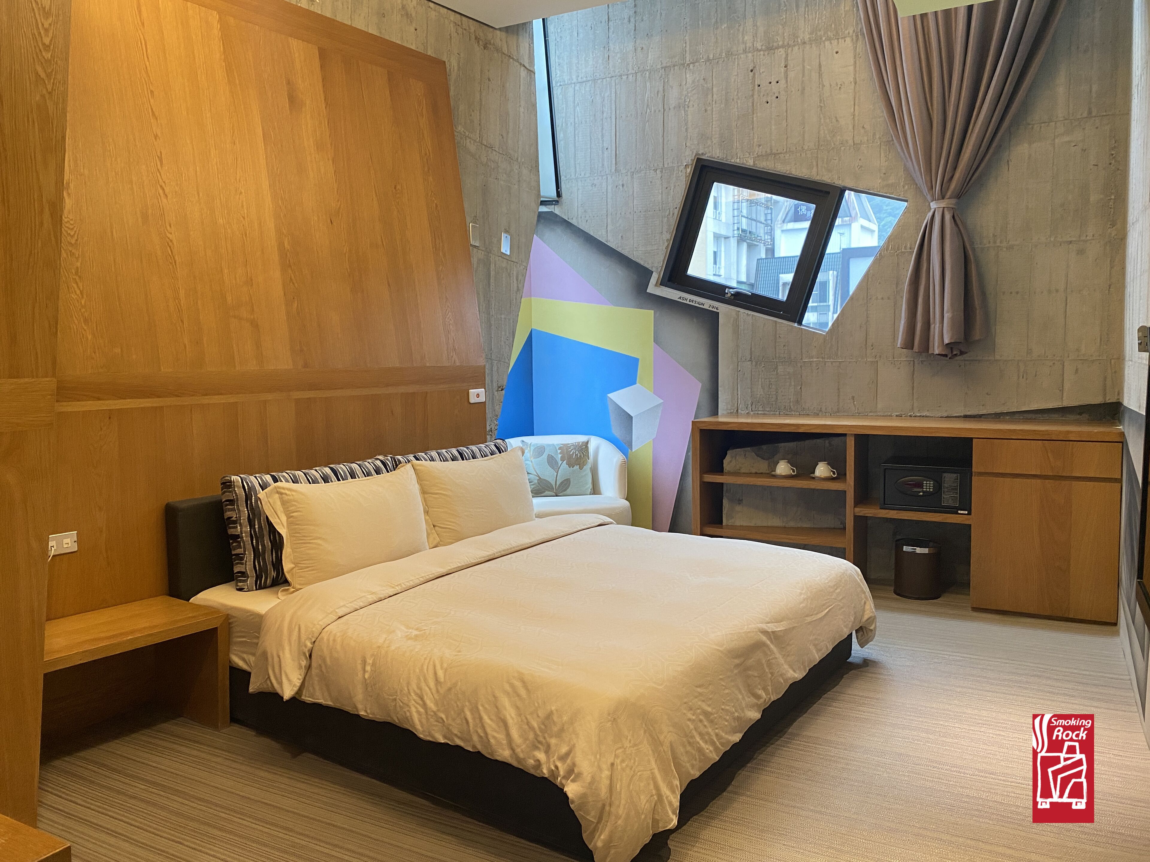 deluxe double room, balcony | 1 bedroom, down duvets, minibar, individually decorated