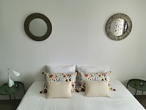 Minibar, individually decorated, individually furnished