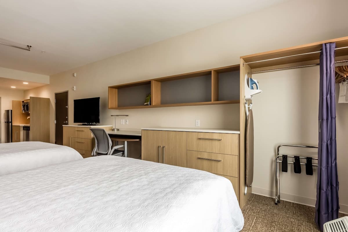 Studio, 2 Queen Beds, Accessible, Non Smoking (Hearing) | Desk, laptop workspace, free cribs/infant beds, free WiFi